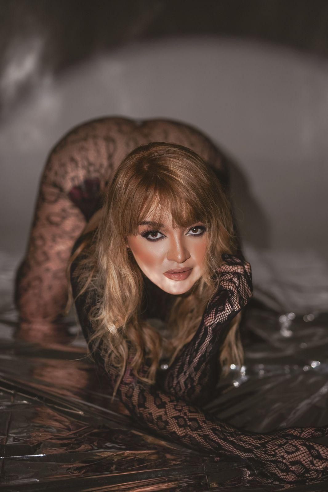 Escort - THALIA - Ibiza Tops